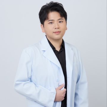 李明諺