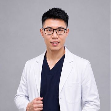 李亞倫